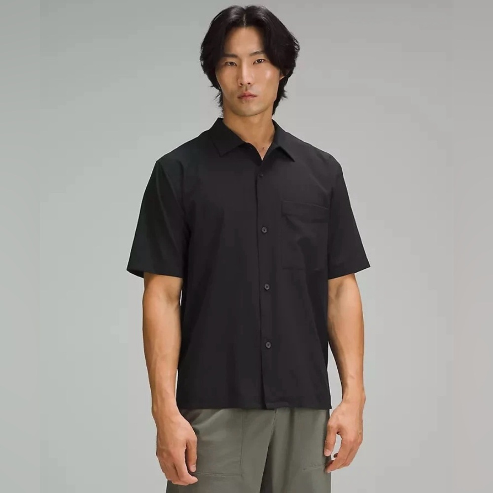 Lululemon Airing Easy Camp Collar Shirt Mens Size M Button Up Short Sleeve